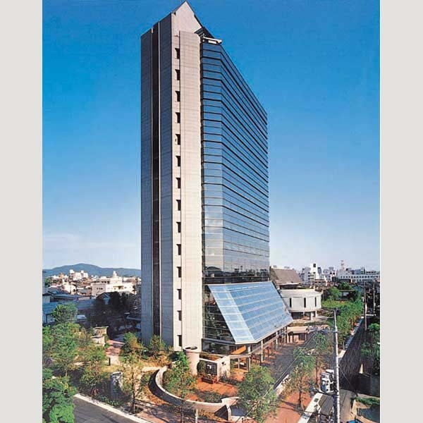 ベネッセコーポレーション本社 資材納入実績 服部興業株式会社